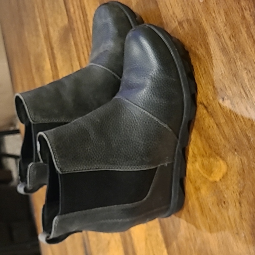 Sorel Waterproof *HTF* Pebbled* Leather Joan of Arctic Wedge Chelsea Boots 9.5